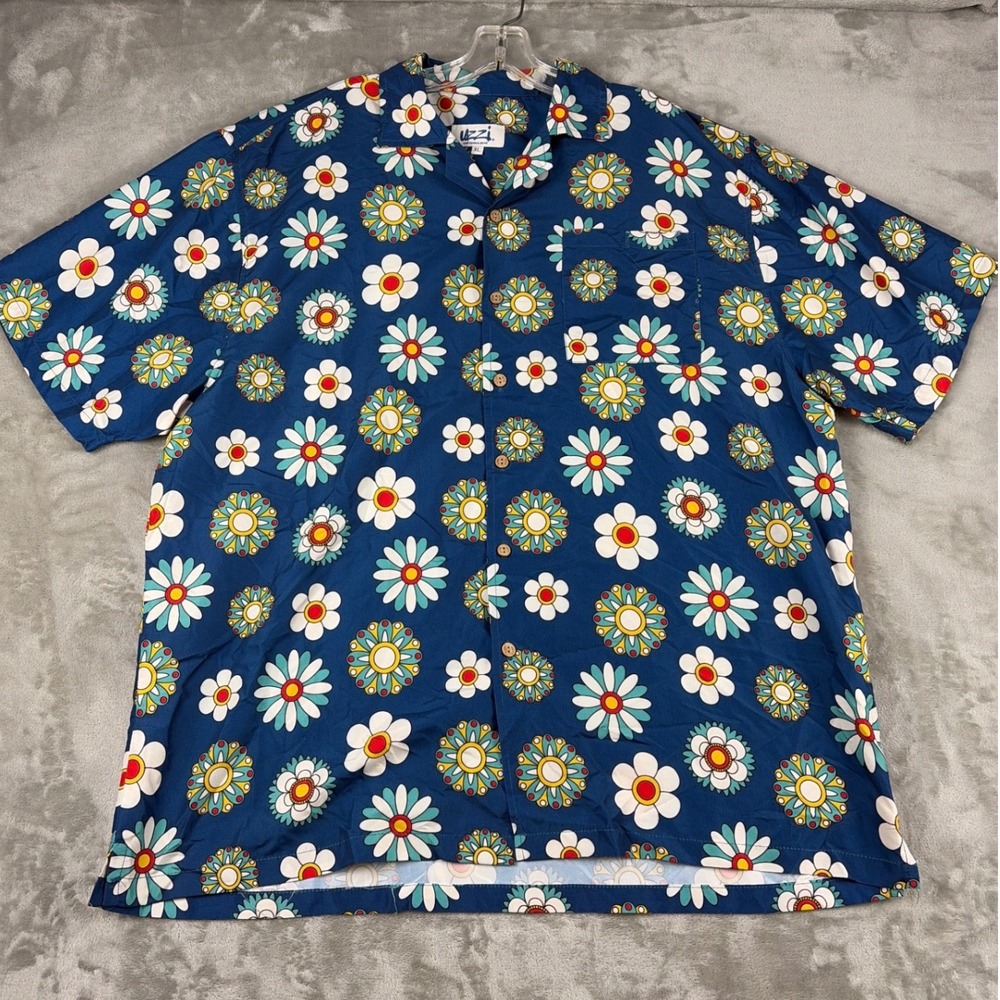 Uzzi Amphibious Gear Mens XL Blue Floral Daisy Print Short Sleeve Camp Shirt